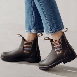 Bludstones with rainbow sides, size 3